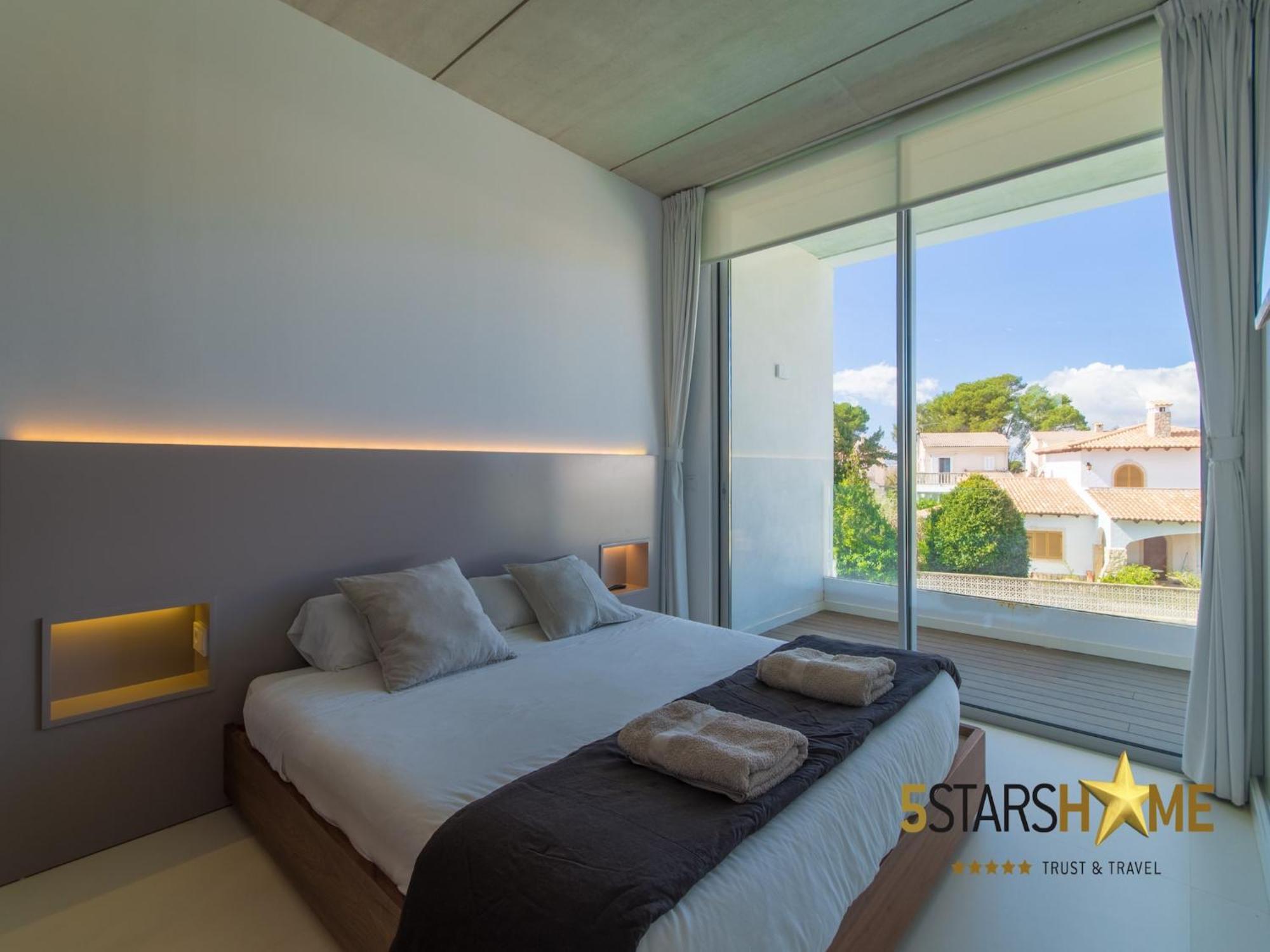 Seaside With Swimming Pool Villa