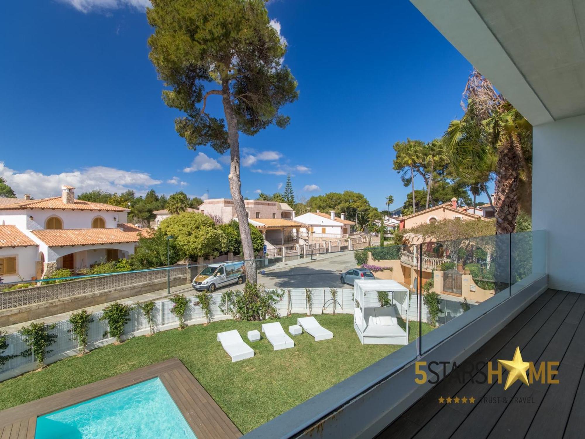 Villa Seaside With Swimming Pool